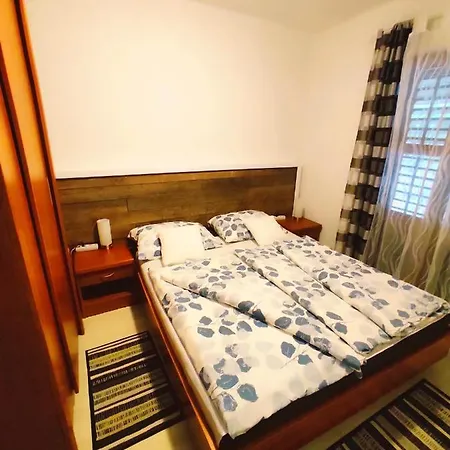 Apartament Plavcic *